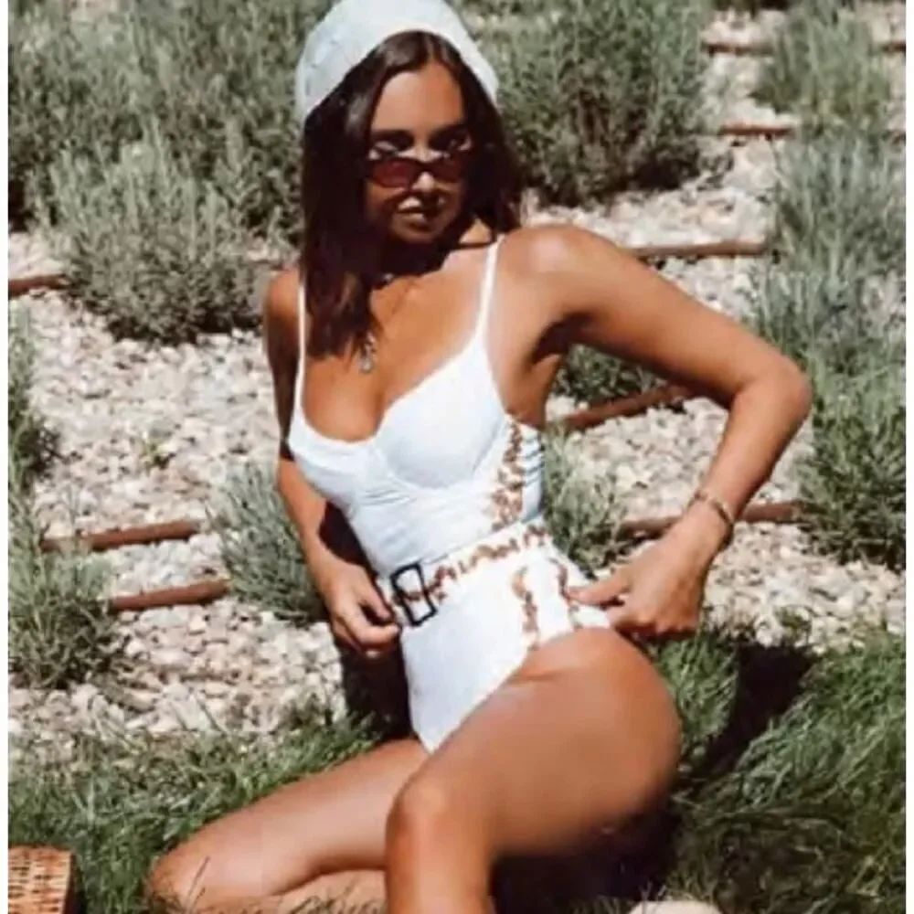 WeWoreWhat Danielle One-Piece in Baroque Border White Sz. XS